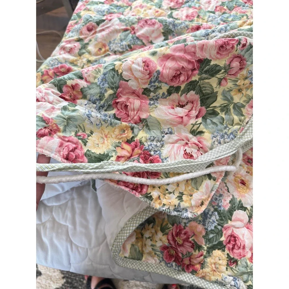 Vintage Croscill Coventry Queen Floral Coverlet 2 Shams Bedskirt Cottagecore